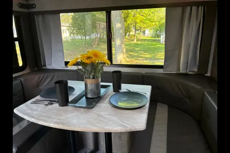 Couples retreat : Salem Hemisphere