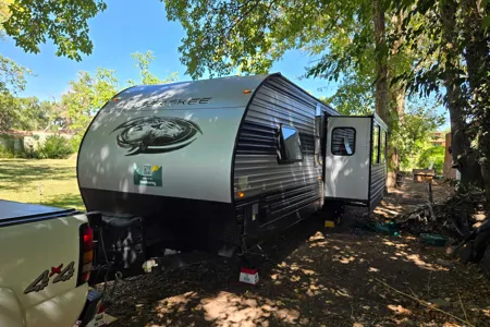 Robert's Forest River Cherokee Limited  Travel Trailer