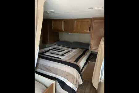 Randall's Outdoors RV 26F Back Country Travel Trailer