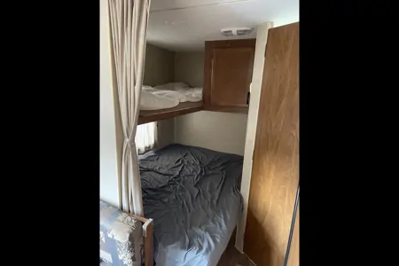 Randall's Outdoors RV 26F Back Country Travel Trailer