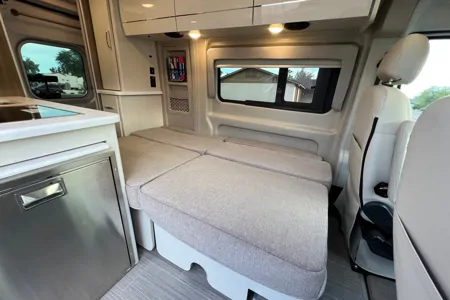 Monica's Thor Motor Coach Rize 18M Class B