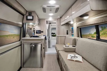 Monica's Thor Motor Coach Rize 18M Class B