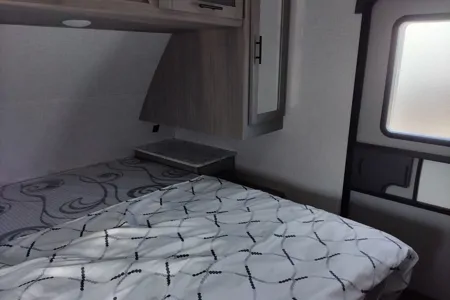 The great outdoors Coleman 2755BH Travel Trailer