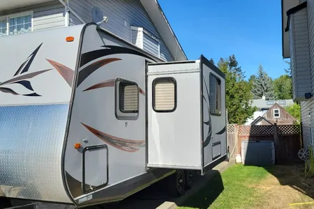Scott's Northwood Manufacturing Nash 25ft bunkhouse Travel Trailer