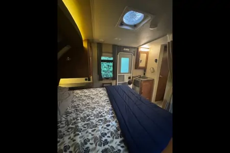 Faby's Lance M-2285 Travel Trailer
