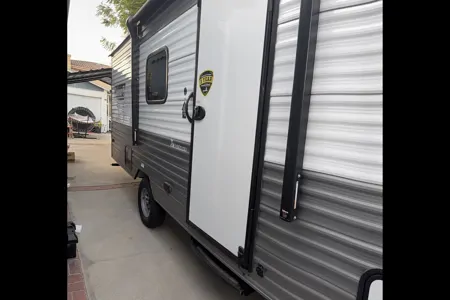 Adventure in nature Coachmen 17B Coleman Travel Trailer
