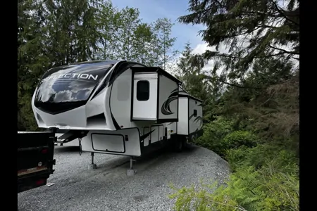 Sam's luxury Grand Design 337RLS Fifth Wheel
