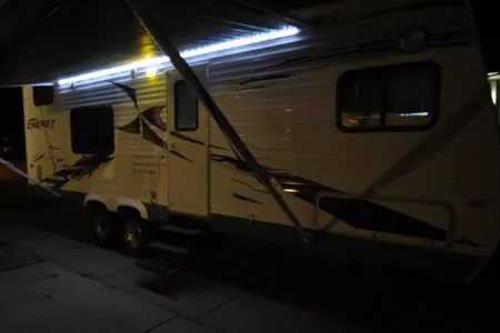 TRAVEL TRAILER or TOYHAULER you decide?