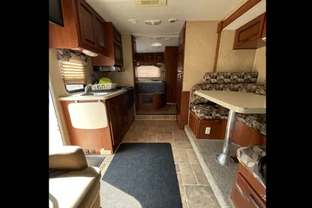 Jacob's Forest River 2450cd Class C