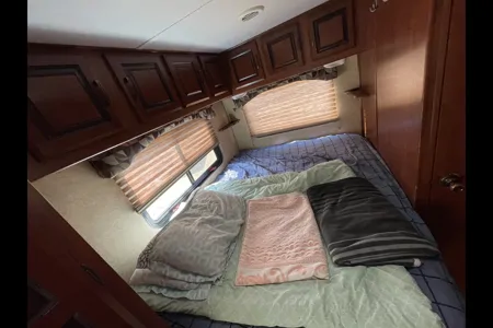 Jacob's Forest River 2450cd Class C