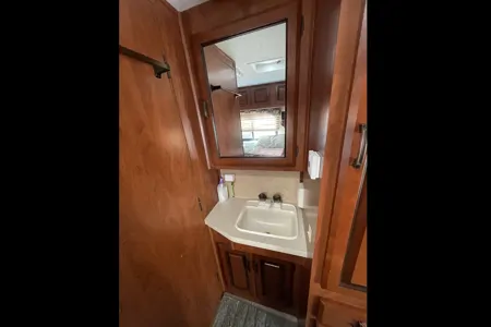 Jacob's Forest River 2450cd Class C