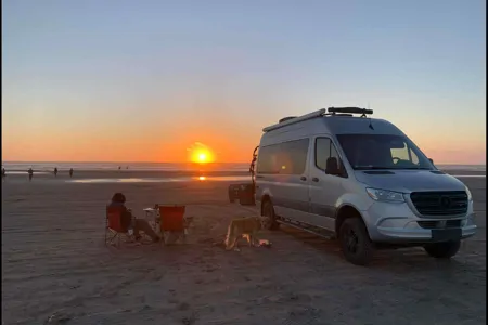 Annie Thor Motor Coach Tranquility Classe B