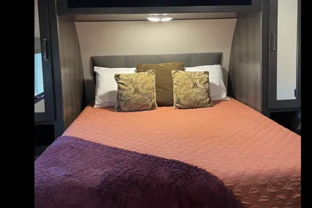 Fireside RV Memory Maker – Family Bunkhouse