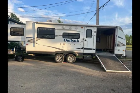 Keystone Outback Toy Hauler Series M-230, RV