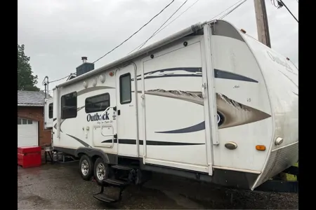 Keystone Outback Toy Hauler Series M-230, RV