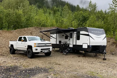 Caleb 's Keystone 26’ Hideout Travel Trailer