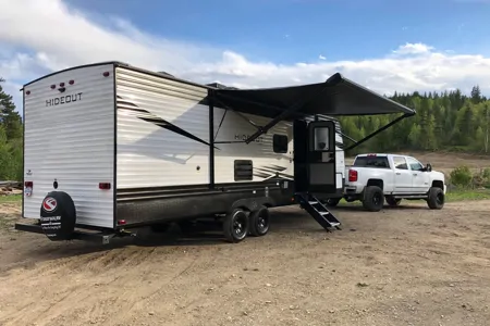 Caleb 's Keystone 26’ Hideout Travel Trailer