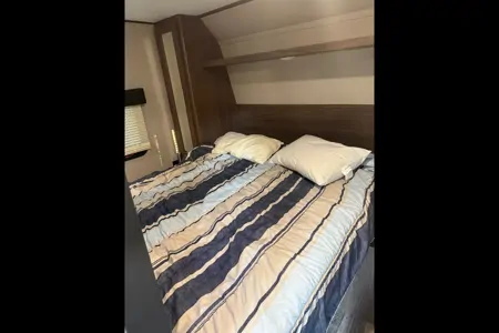 Caleb 's Keystone 26’ Hideout Travel Trailer
