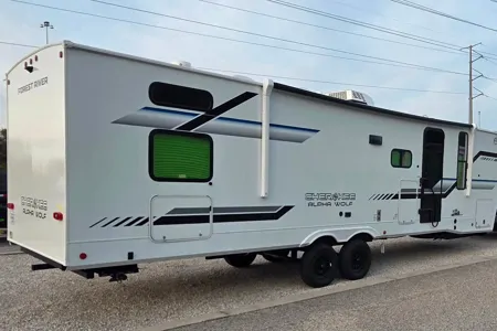 Forest River Alpha Wolf 280QBS-L Travel Trailer SHS-02