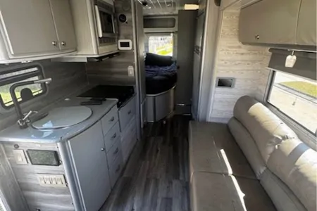 Ash's Winnebago 24j Class C