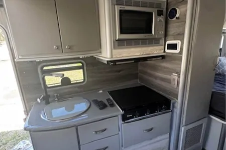 Ash's Winnebago 24j Class C