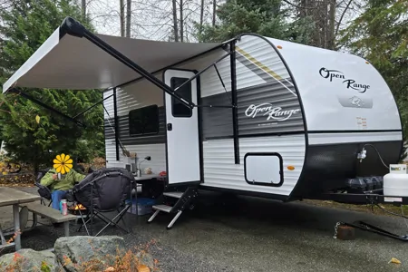 **NEW** Lightweight Travel Trailer - Sleeps 3