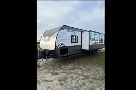 The Reserve Retreat – Sleeps 6, Family-Ready!”