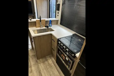 The Reserve Retreat – Sleeps 6, Family-Ready!”