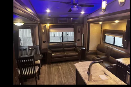 Brandon's Forest River 285drl4 Fifth Wheel