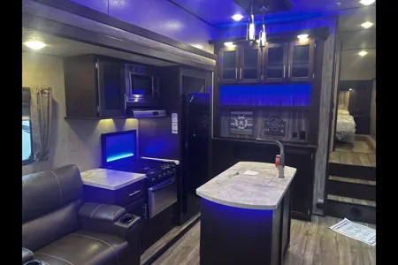 Brandon's Forest River 285drl4 Fifth Wheel