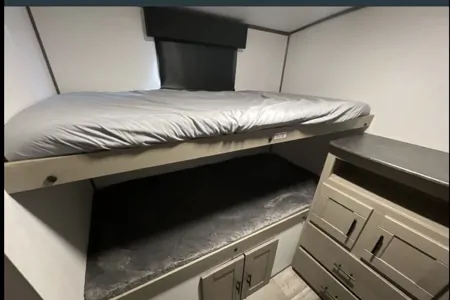 Magnificent Family Adventurer The Sundance Quad bunk (QB 291) Travel Trailer