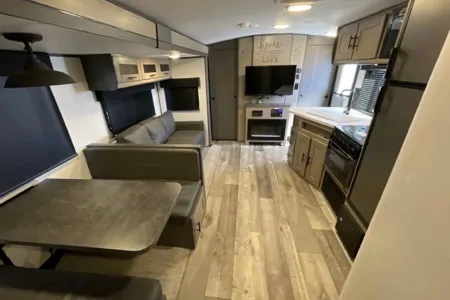 Magnificent Family Adventurer The Sundance Quad bunk (QB 291) Travel Trailer