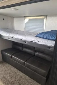 "Ellie Mae"  BUNK ROOM! Full outside Kitchen