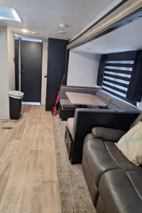 "Ellie Mae"  BUNK ROOM! Full outside Kitchen