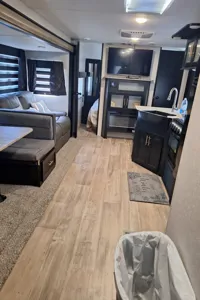 "Ellie Mae"  BUNK ROOM! Full outside Kitchen