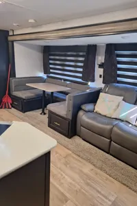 "Ellie Mae"  BUNK ROOM! Full outside Kitchen