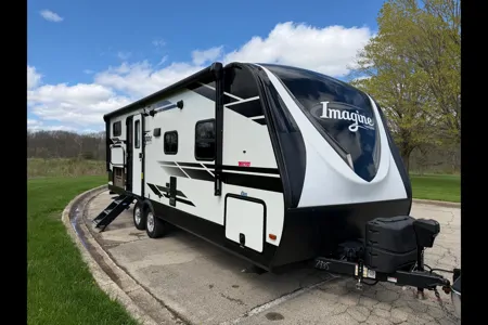Laurentiu's Grand Design Imagine 2400BH Travel Trailer