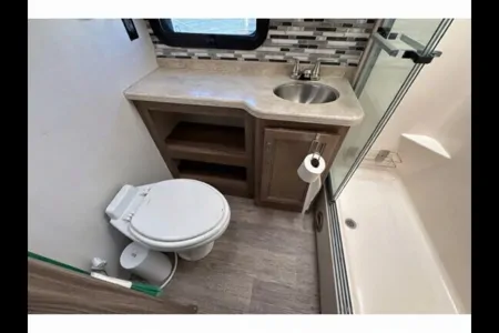 2017 Jayco Precept 36T – Spacious Motorhome for Families & Groups