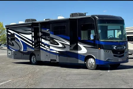 2017 Jayco Precept 36T – Spacious Motorhome for Families & Groups