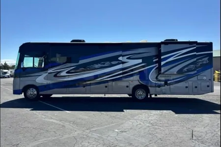 2017 Jayco Precept 36T – Spacious Motorhome for Families & Groups