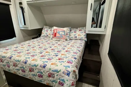 Rosa's Winnebago 3033BH Travel Trailer