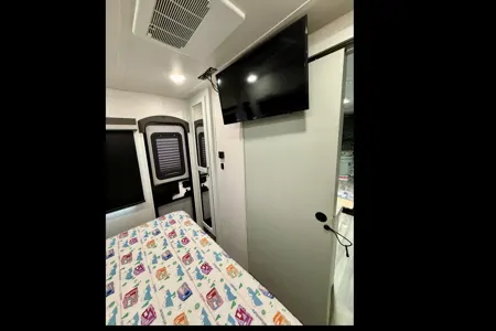 Rosa's Winnebago 3033BH Travel Trailer
