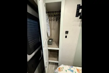 Rosa's Winnebago 3033BH Travel Trailer