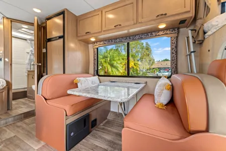 2019Thor Four Winds 23U E4