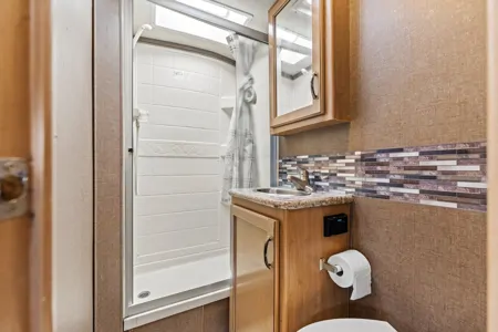 2019Thor Four Winds 23U E4