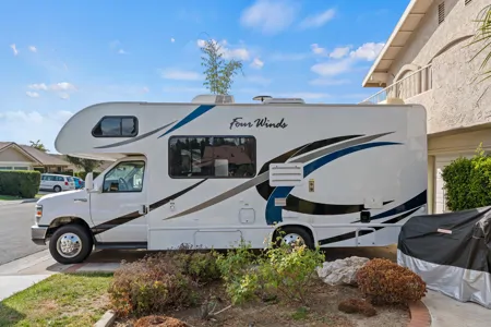 2019Thor Four Winds 23U E4