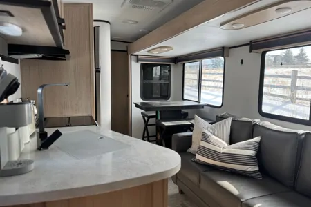 Zivot - Cruiser RV Radiance