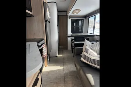 Zivot - Cruiser RV Radiance