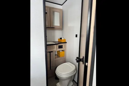 Zivot - Cruiser RV Radiance