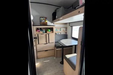 Zivot - Cruiser RV Radiance